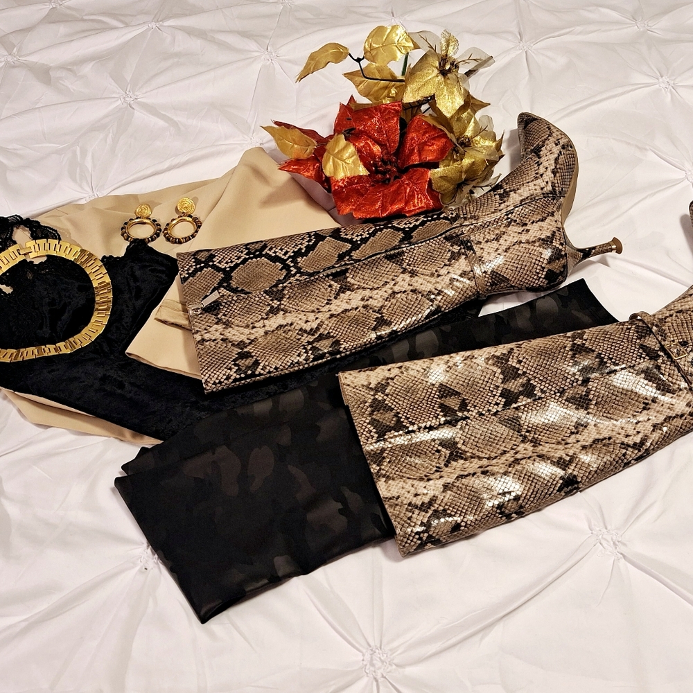 KENNETH COLE NEW YORK SNAKE BOOTS – SZ 7 – NWT - Picture 2 of 8